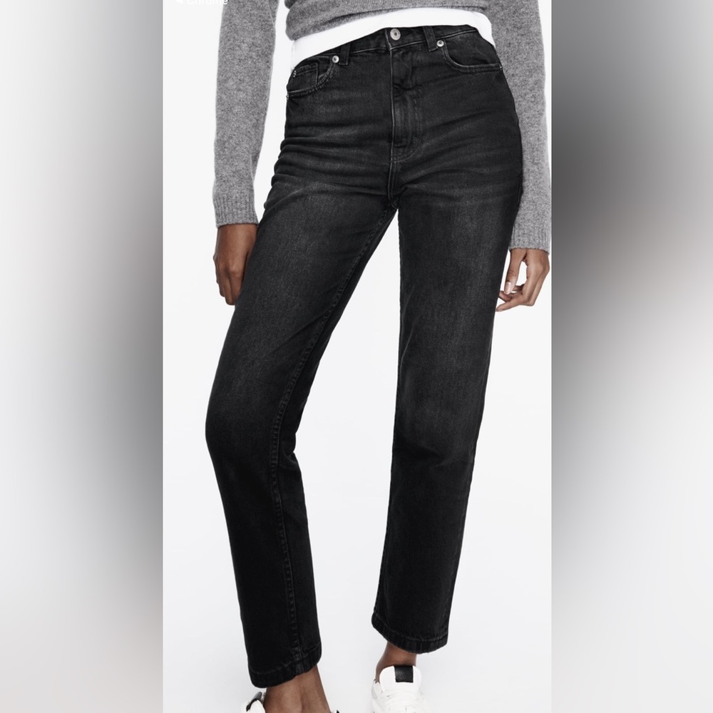Zara Z1975 Mom fit Jeans with a high waste